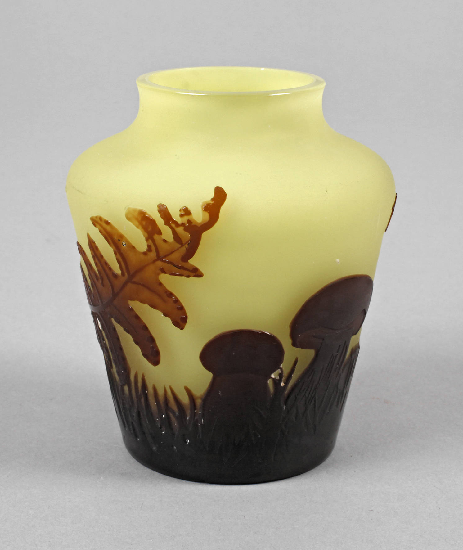 André Delatte kleine Vase Pilzdekor