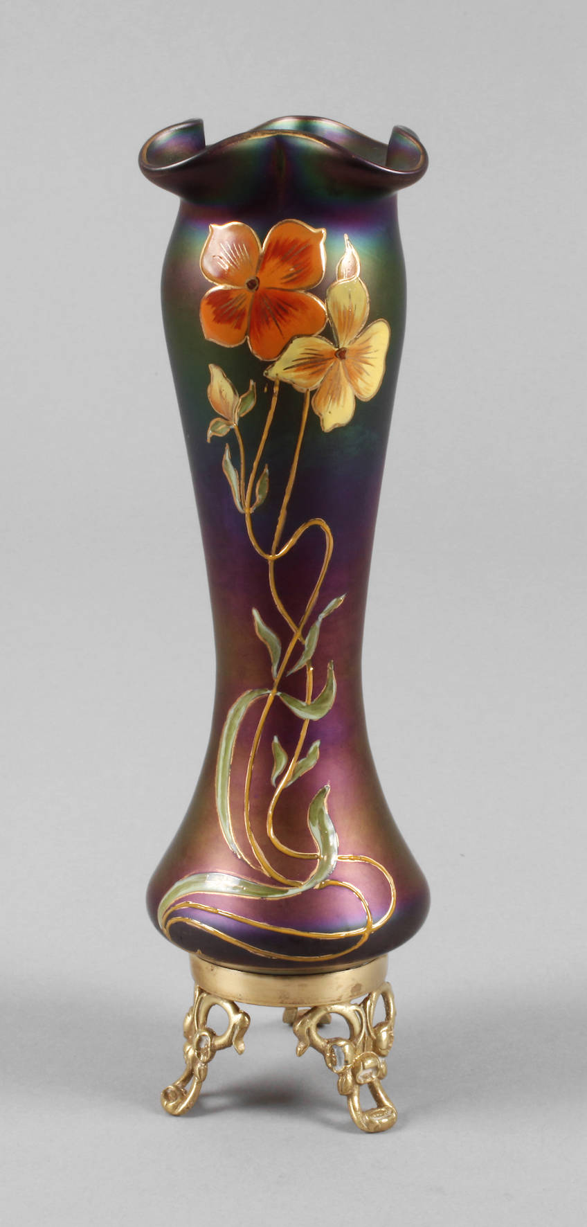 Jugendstilvase mit Bronzefuß