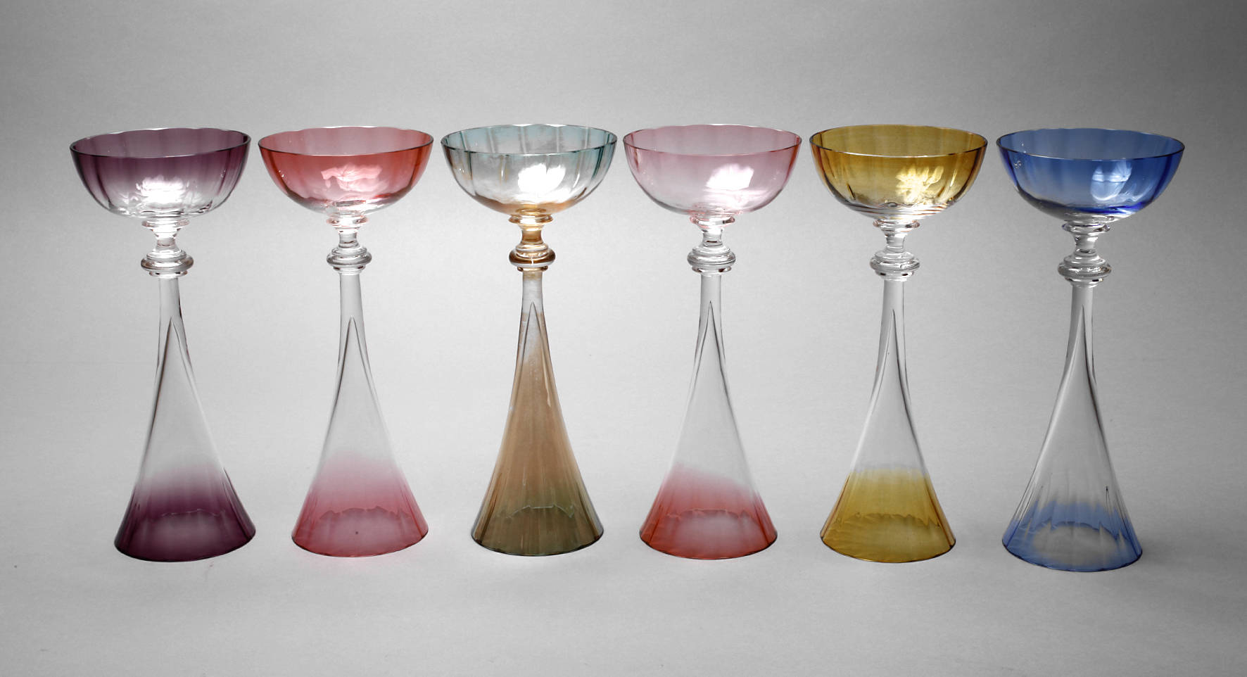 Sechs Trinkgläser Jugendstil