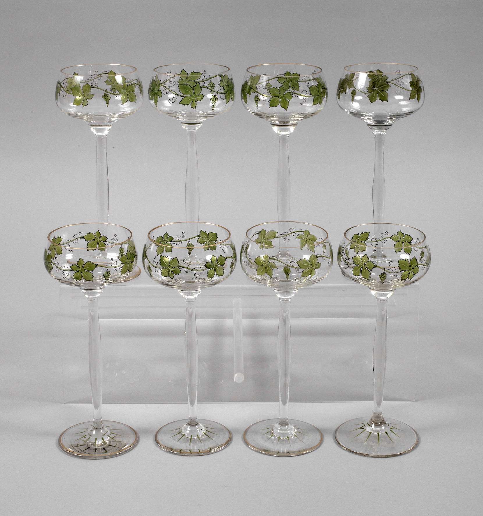 Theresienthal acht Römer mit ”Transparenten Laub”