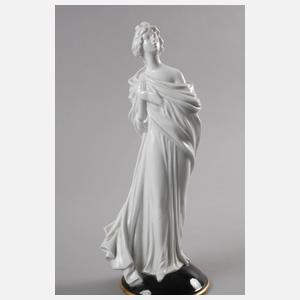 Fraureuth Frauenfigur in langem Umhang