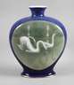 Fraureuth Vase Schwanendekor