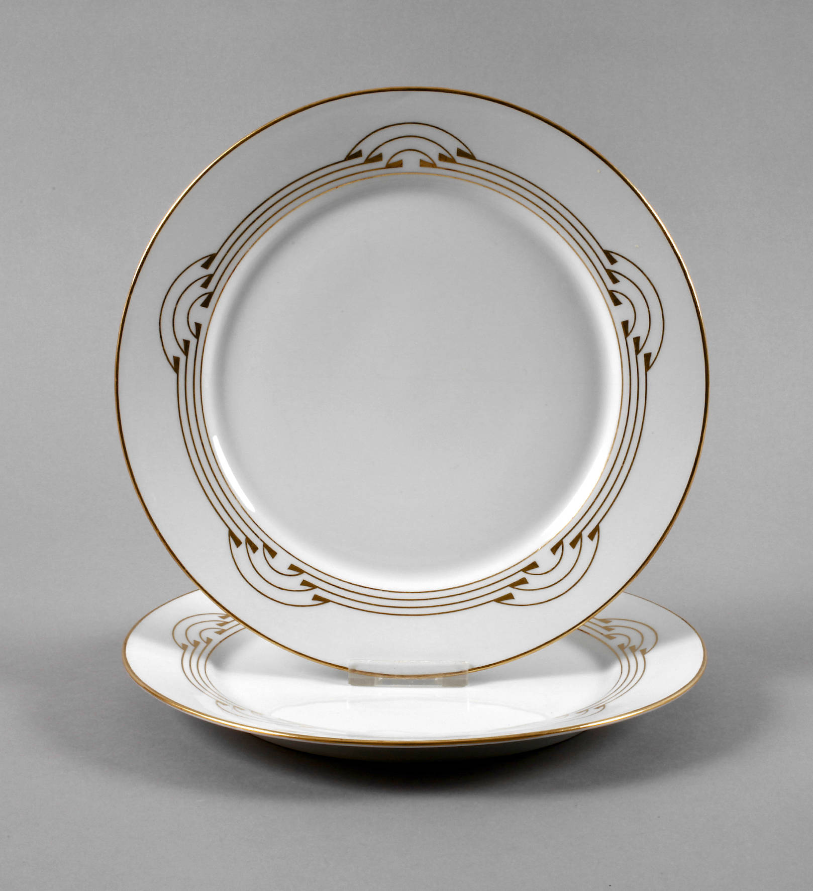 Meissen zwei Speiseteller ”Bügelmuster”