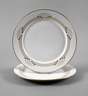 Meissen zwei Speiseteller ”Bügelmuster”