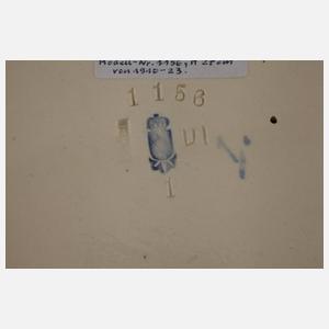 Karlsruhe großer Tafelaufsatz mit vier Putten