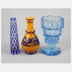 Böhmen drei Vasen