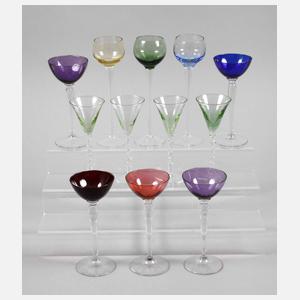 Zwölf Likörgläser