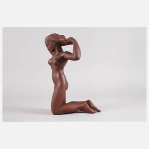 Achatit Kniender weiblicher Akt