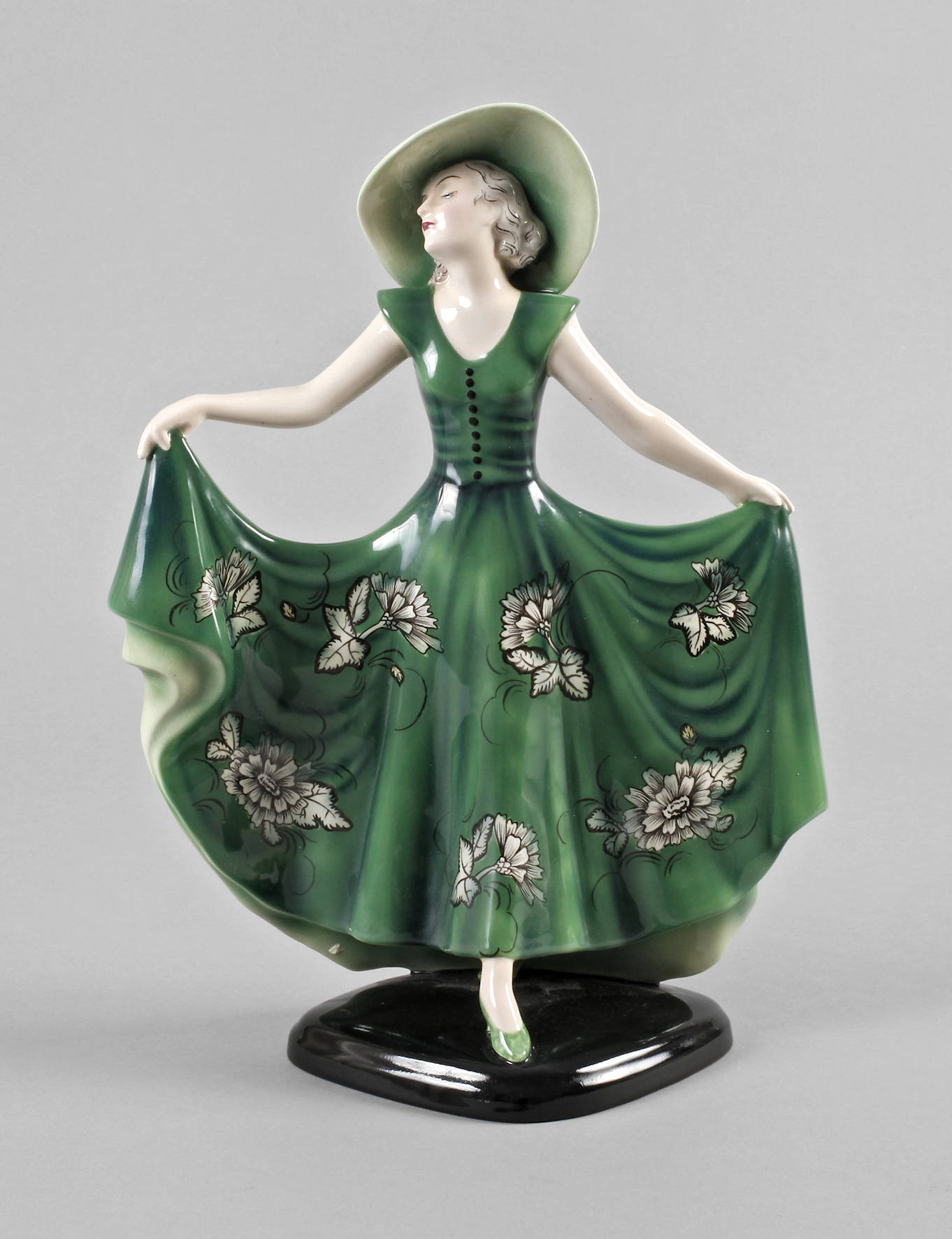 Goldscheider Wien, Tänzerin ”Liane”