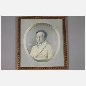 Acht Rahmen mit Portraitfotos