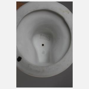 Drei Büsten Biskuitporzellan