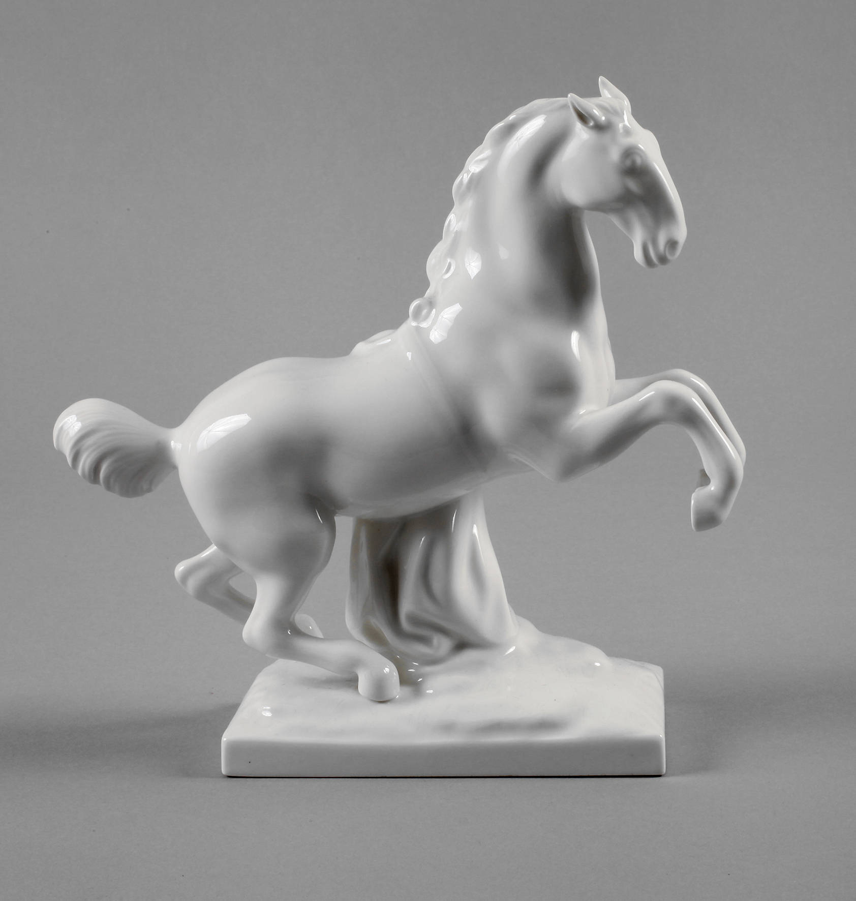 KPM Berlin steigendes Pferd