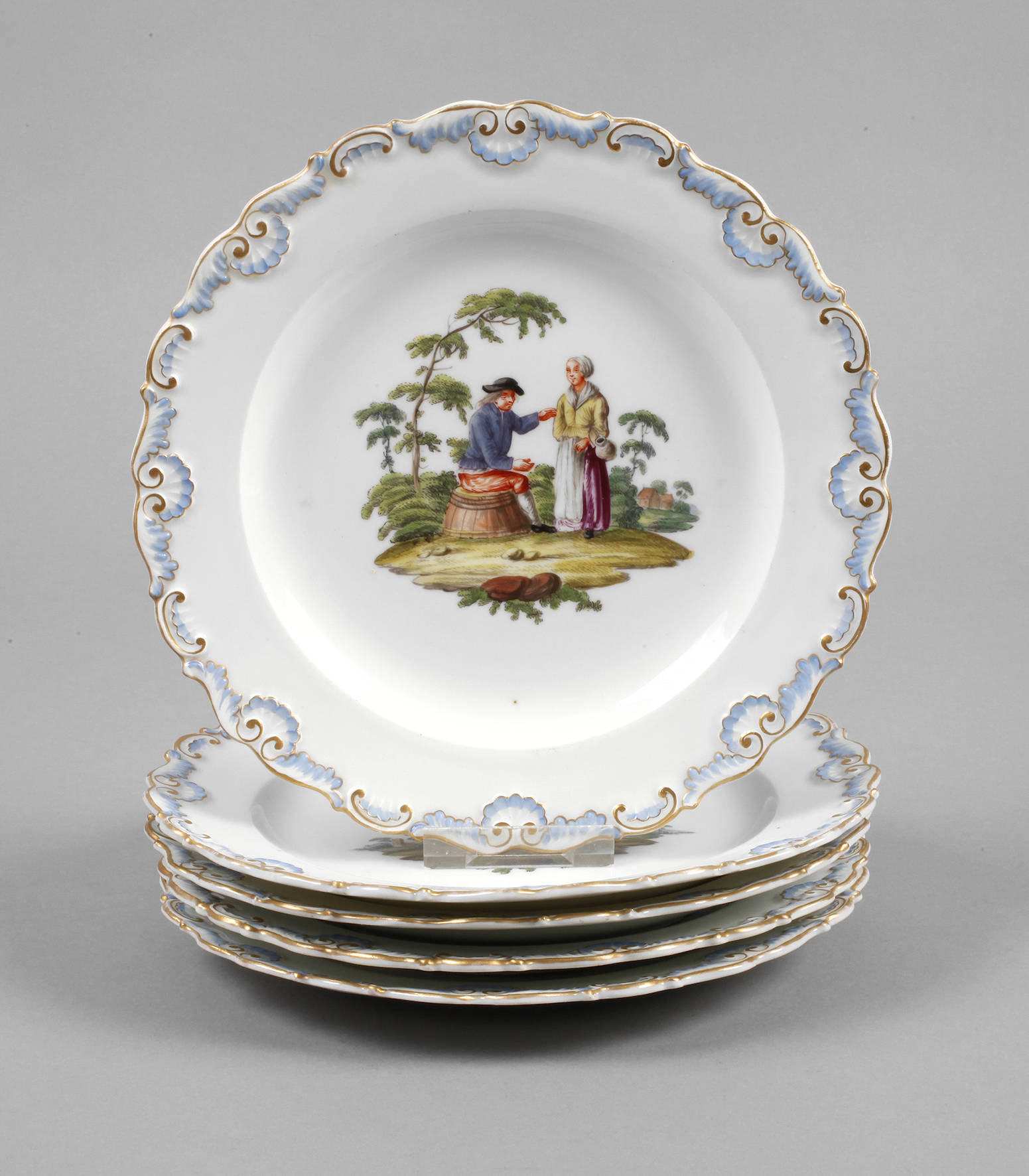 Meissen fünf Teller mit barocken Szenen