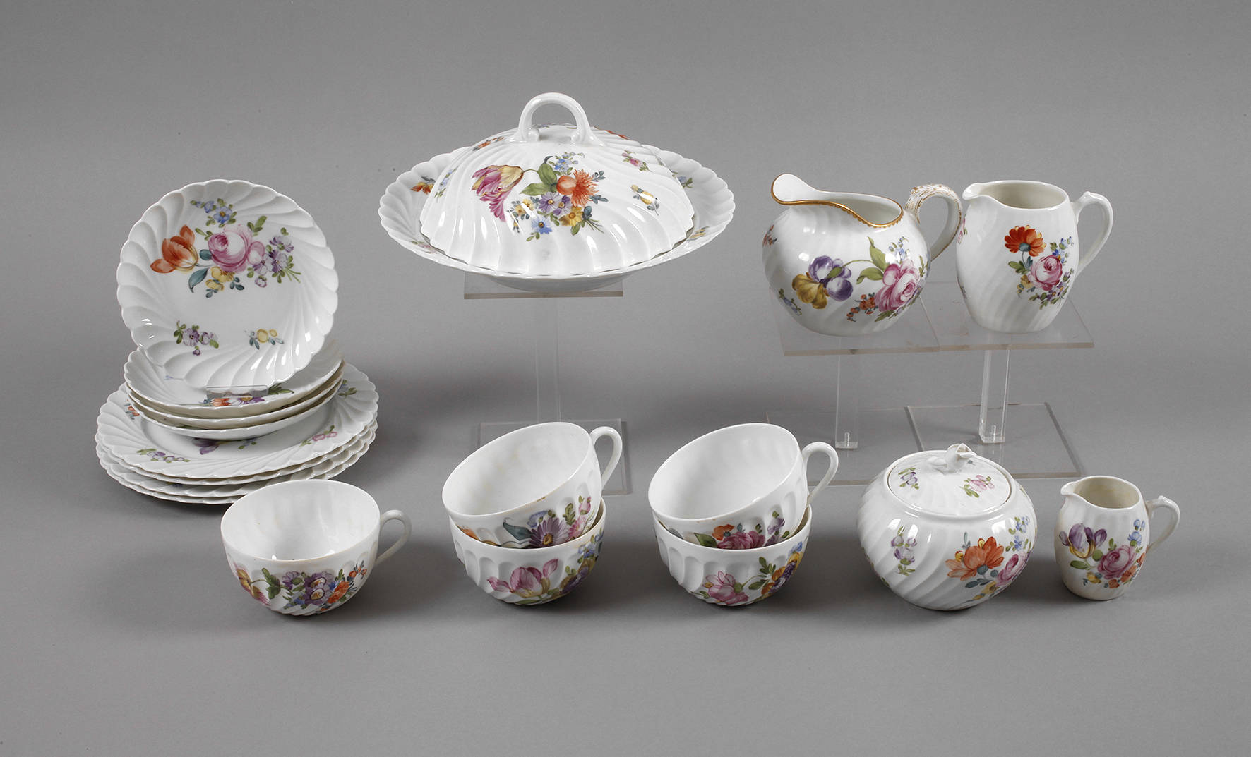 Nymphenburg Service mit Blütenbuketts