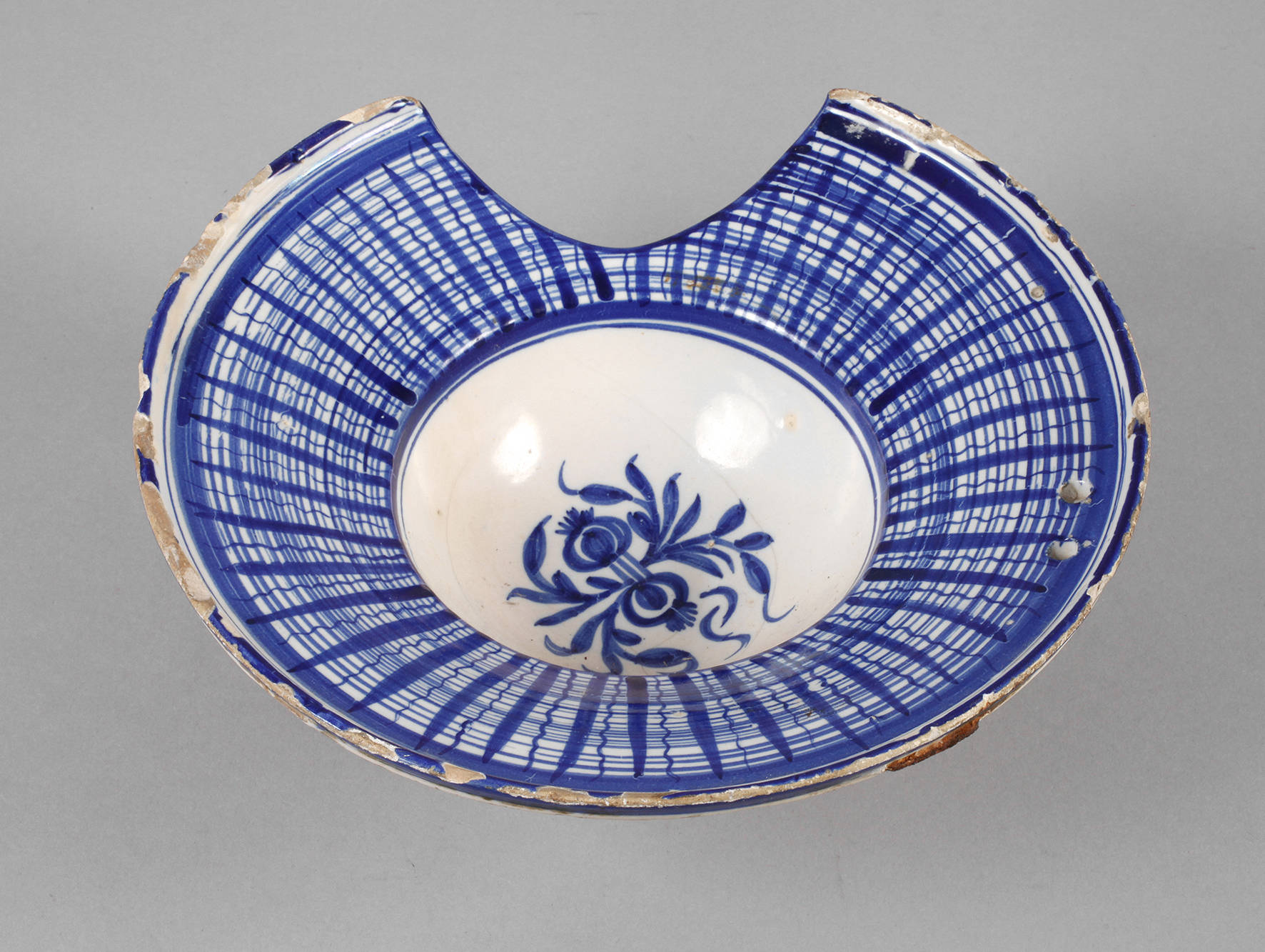 Frankfurter Bartschüssel Fayence