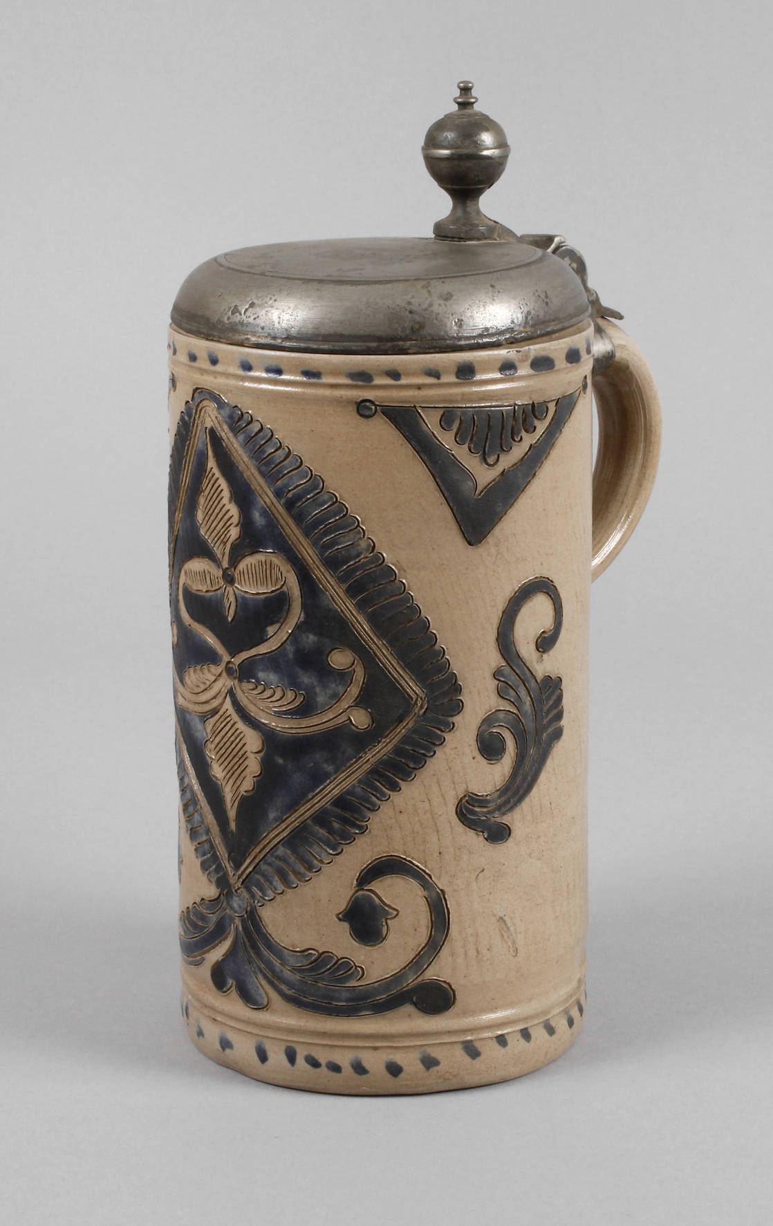 Großer Westerwälder Steinzeugwalzenkrug