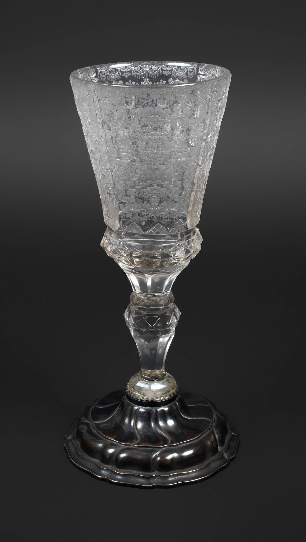 Höfischer Barockpokal mit Silberfuß