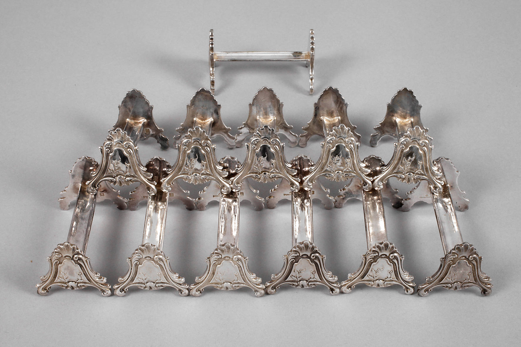 Frankreich zwölf Messerbänkchen Art déco