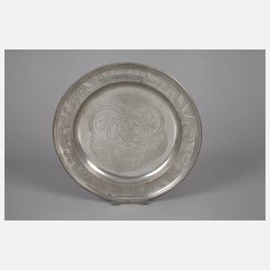 Drei Zinnteller aus Adelsbesitz