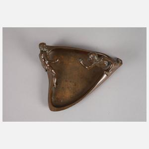 Reinhold Carl, figürlicher Ascher