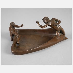 Reinhold Carl, figürlicher Ascher