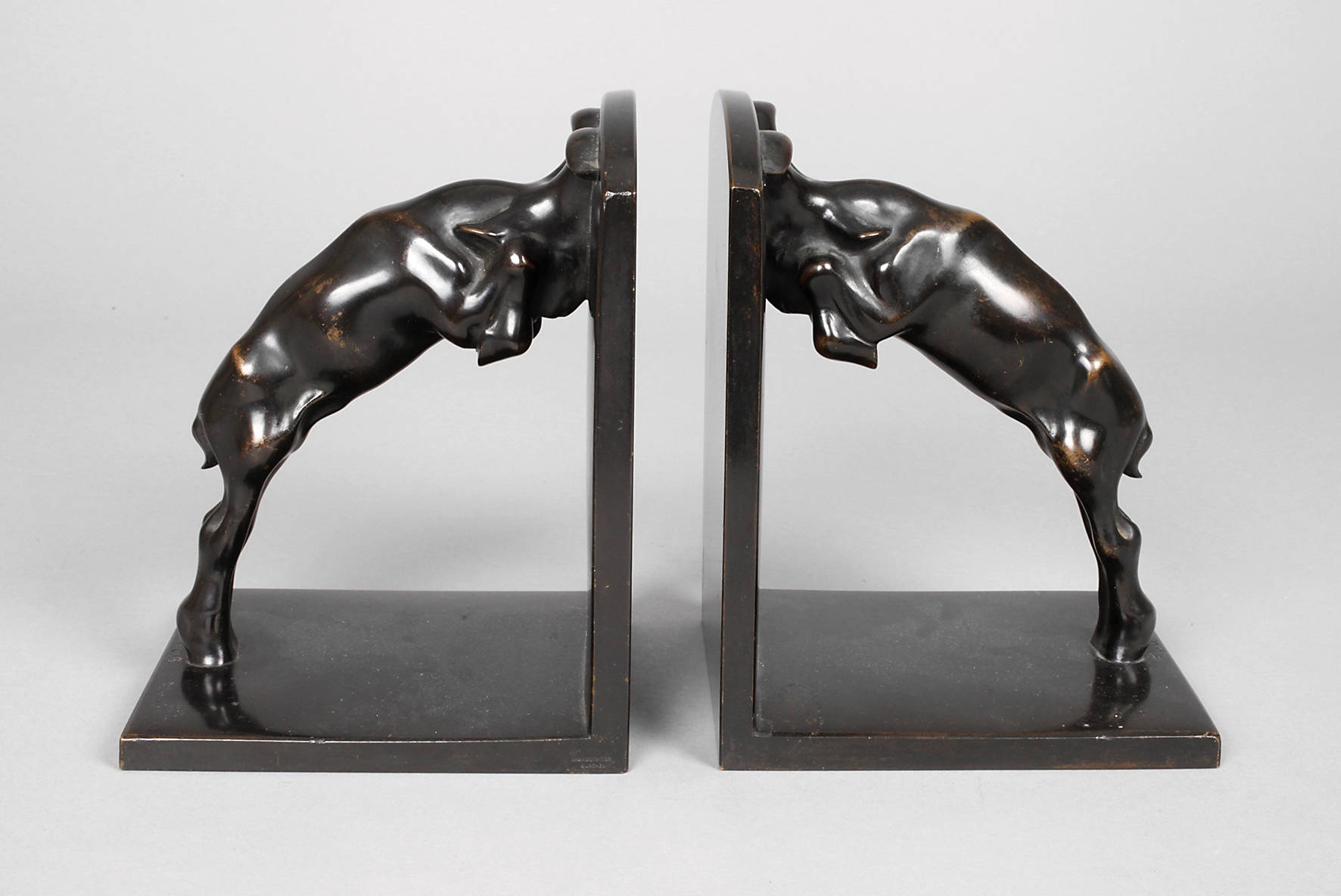 Fritz von Graevenitz, Paar Buchstützen als Widder