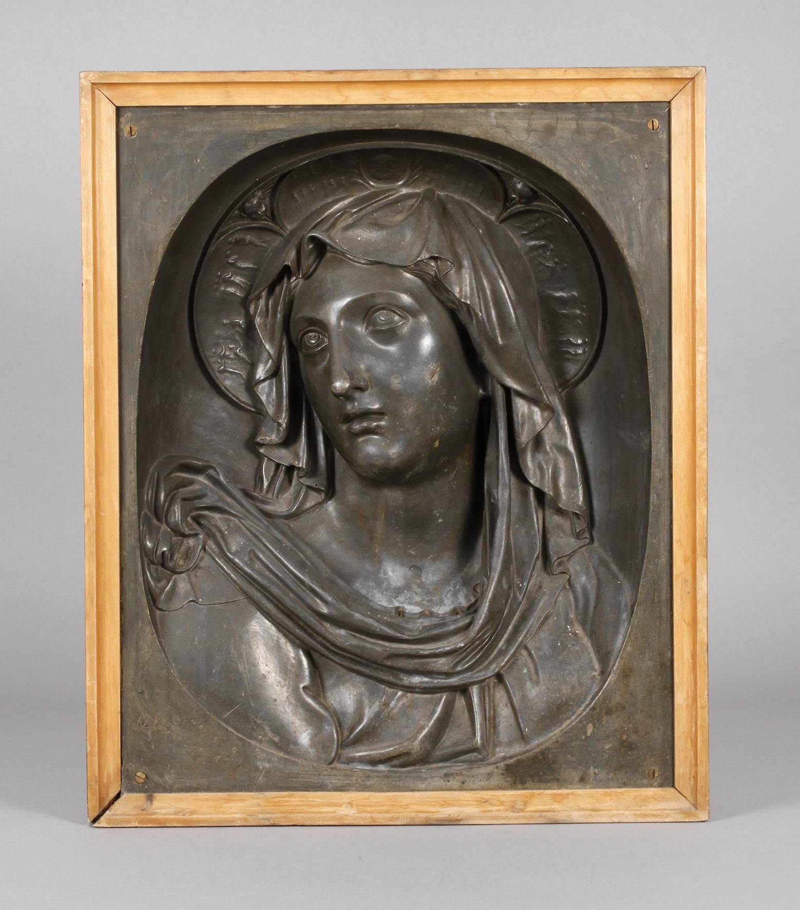 Großes Wandrelief Madonna