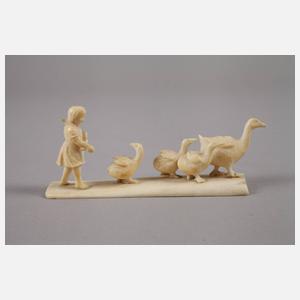 Figürliche Elfenbeinschnitzerei