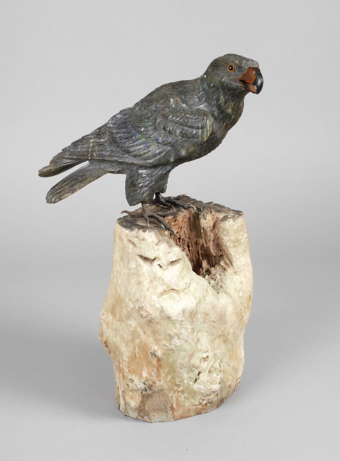 Figürliche Edelsteinschnitzerei