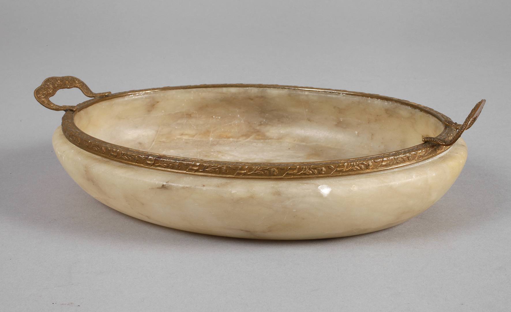 Kleine Alabasterschale