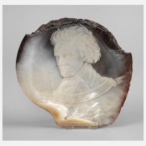 Große Muschelschnitzerei