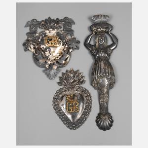 Drei Silberbeschläge