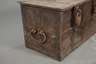 Schwere Eisentruhe