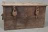 Schwere Eisentruhe