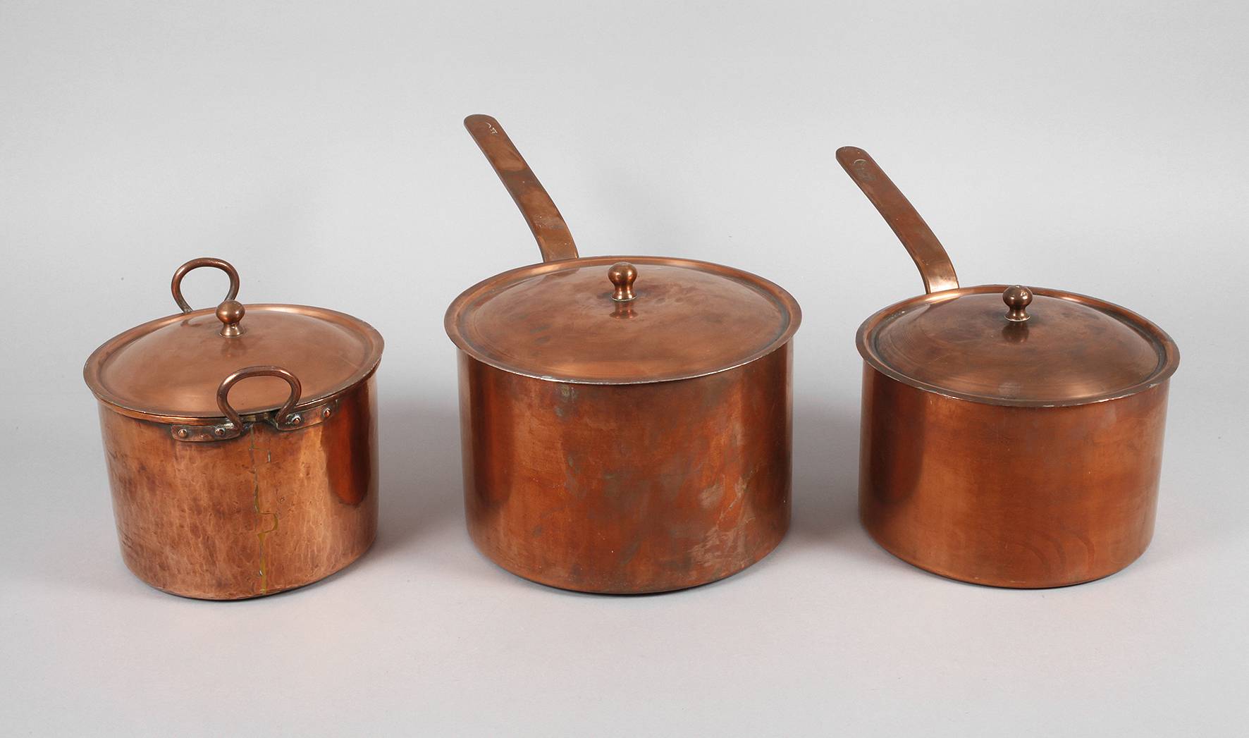 Drei Kupfertöpfe