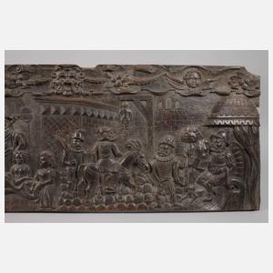 Große Reliefschnitzerei