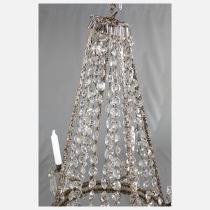 Großer Kristalllüster