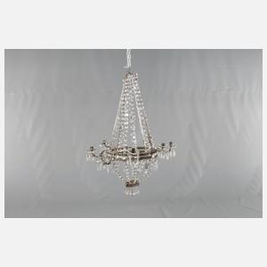 Großer Kristalllüster