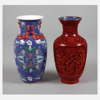Zwei Vasen111