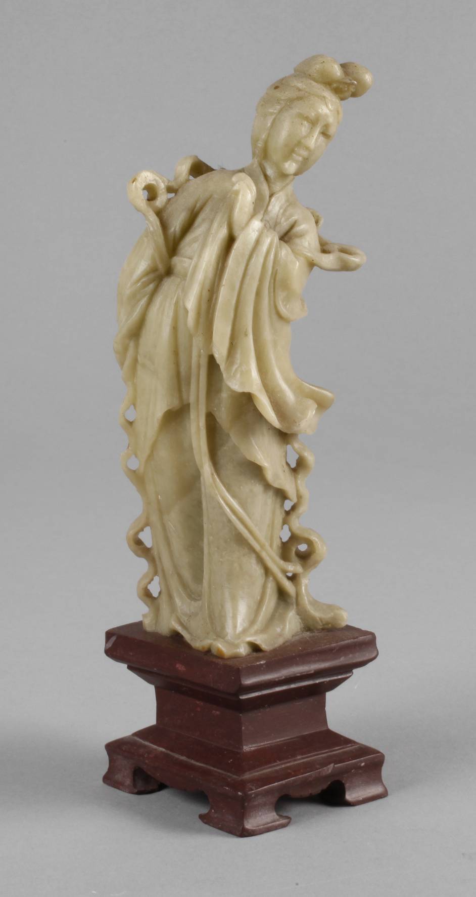 Figürliche Steinschnitzerei