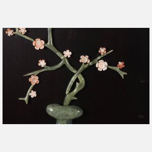 Vier Reliefschnitzereien