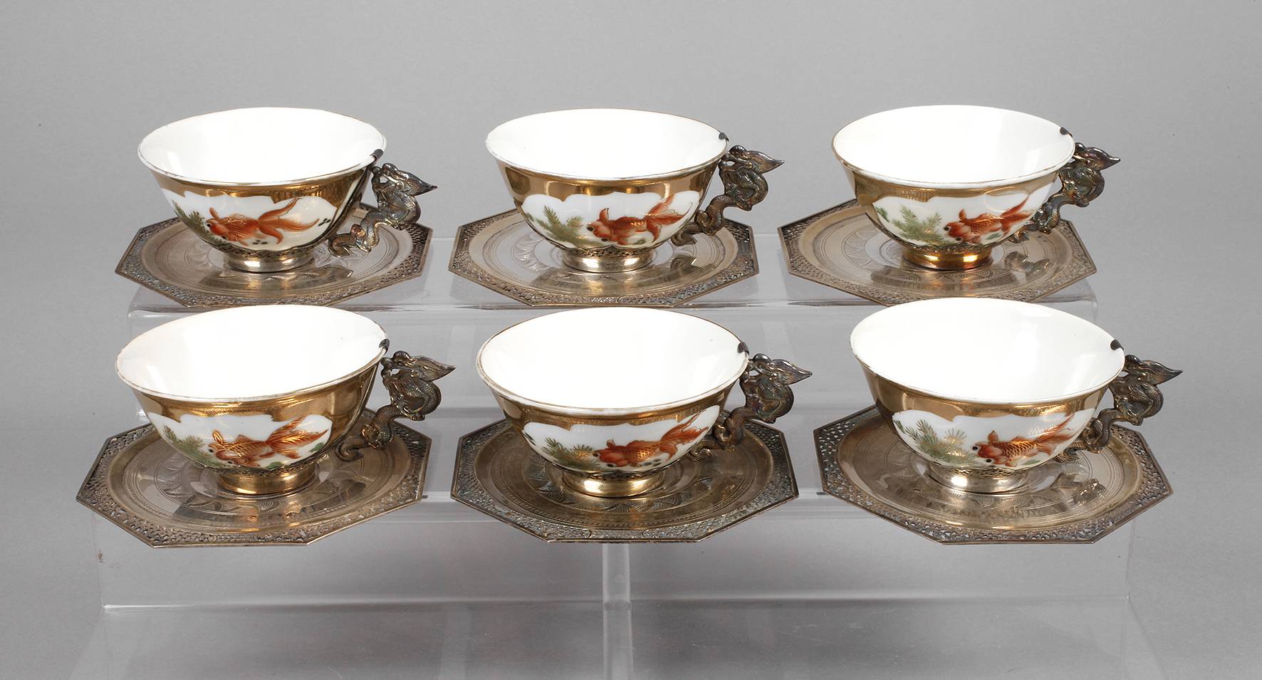 Vietnam sechs Tassen mit Silbertellern