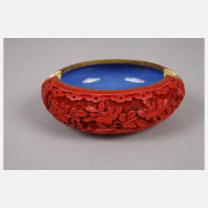 Drei Teile Lackschnitzerei