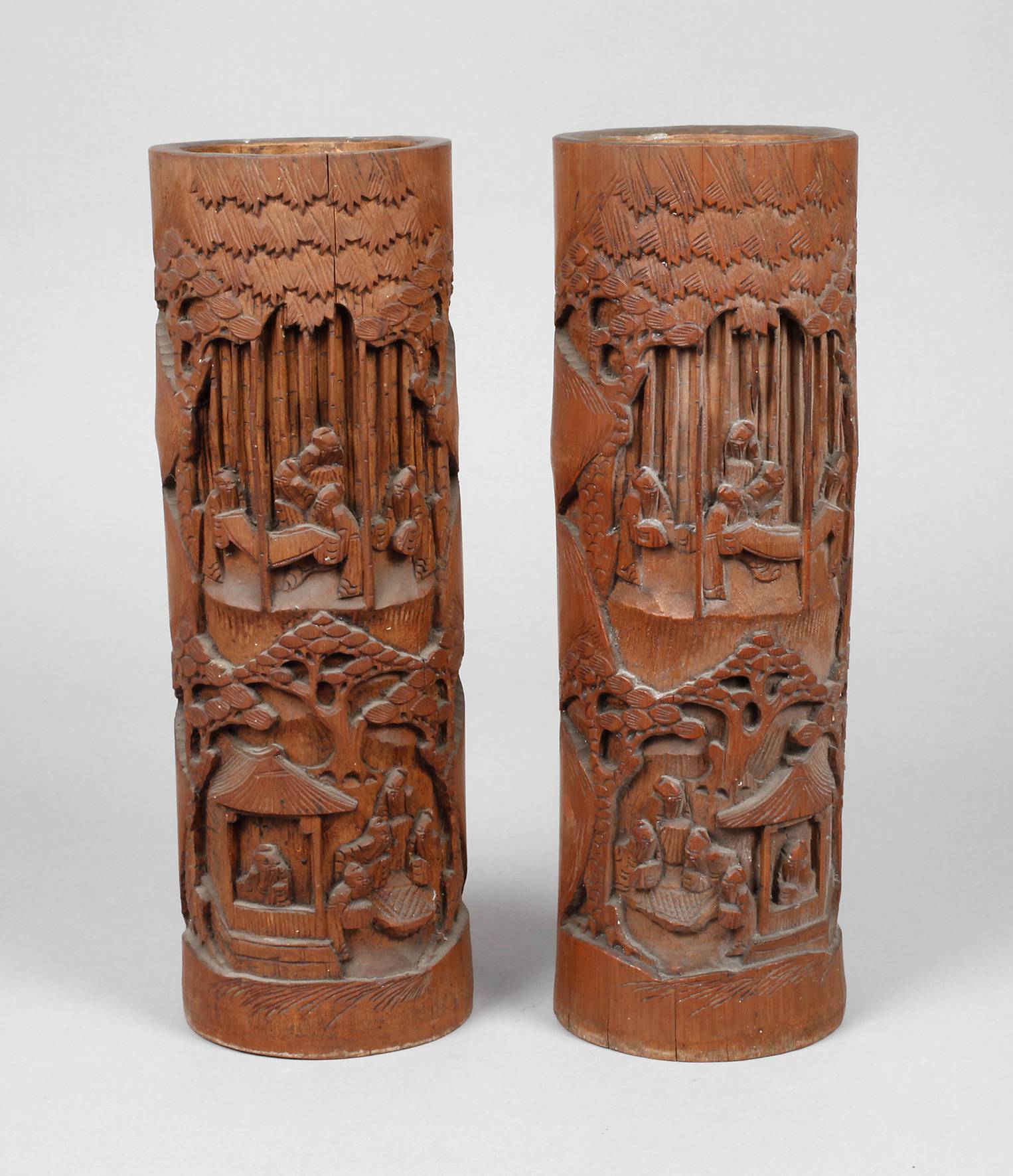 Paar große Pinselbecher