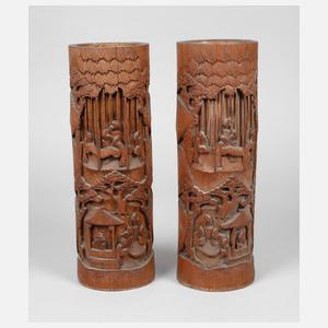 Paar große Pinselbecher