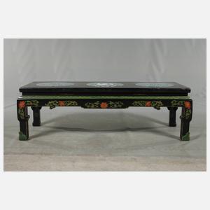 Tisch mit Emaileinlagen