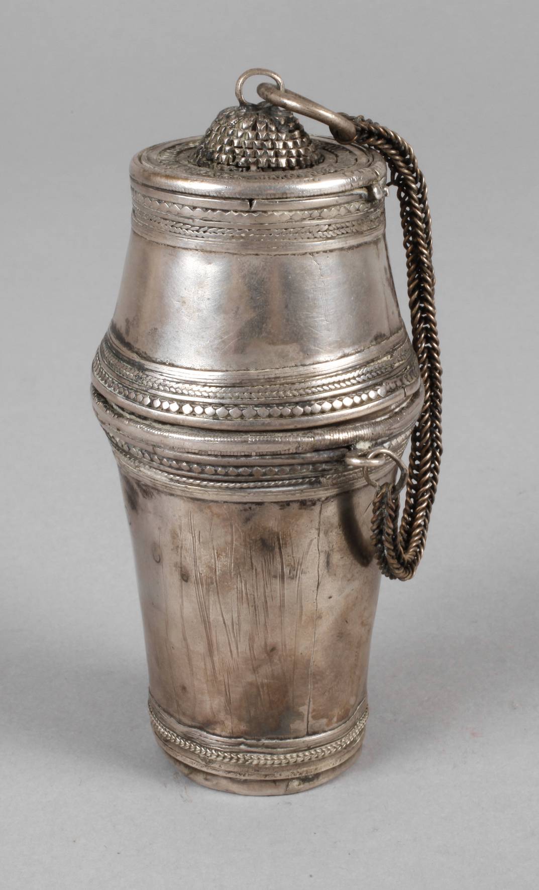 Kalkbehälter für Betel