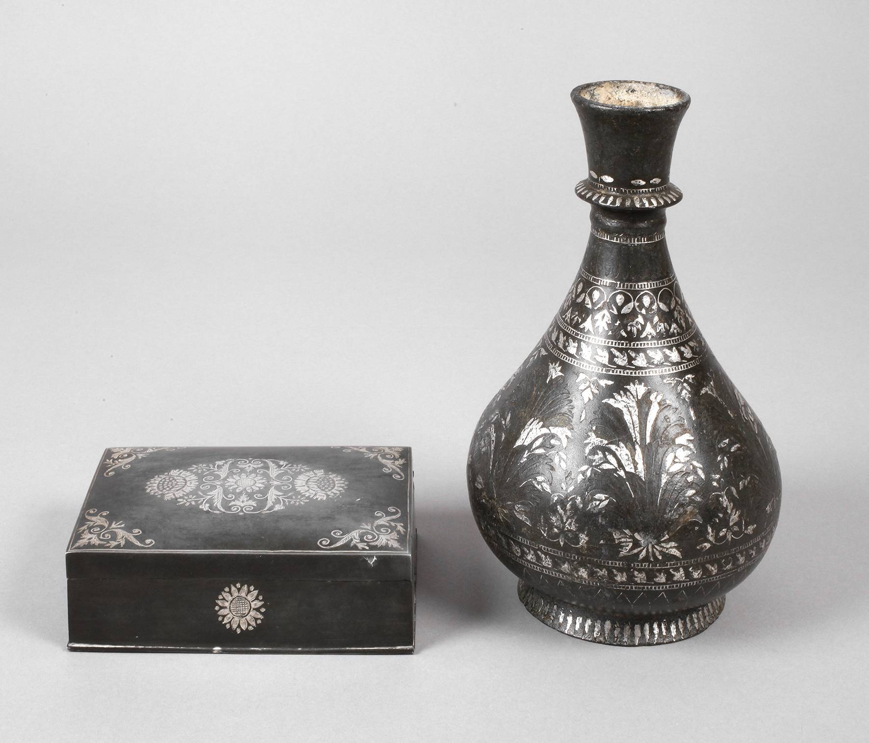 Schatulle und Vase Persien