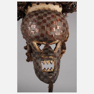 Große Kopfmaske