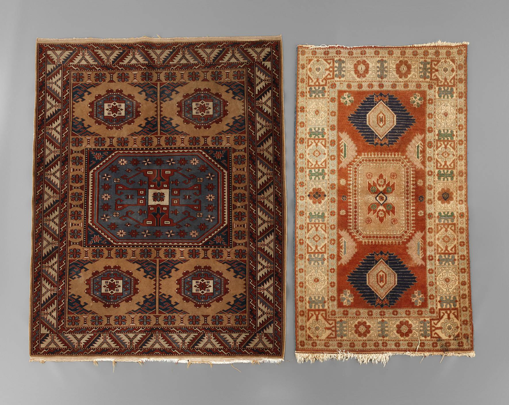 Zwei Brücken mit Kaukasusmotiv